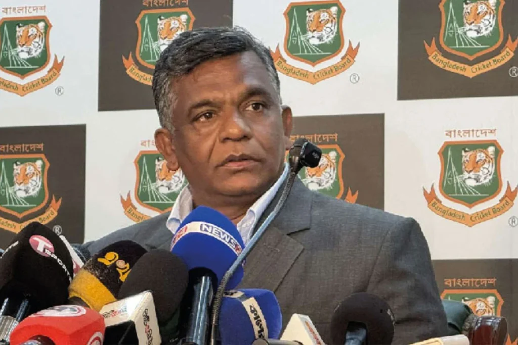 পরিবারের সঙ্গে সময় কাটাতে দেশ ছাড়লেন বুলবুল