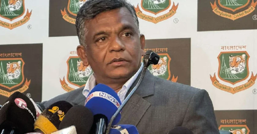 পরিবারের সঙ্গে সময় কাটাতে দেশ ছাড়লেন বুলবুল