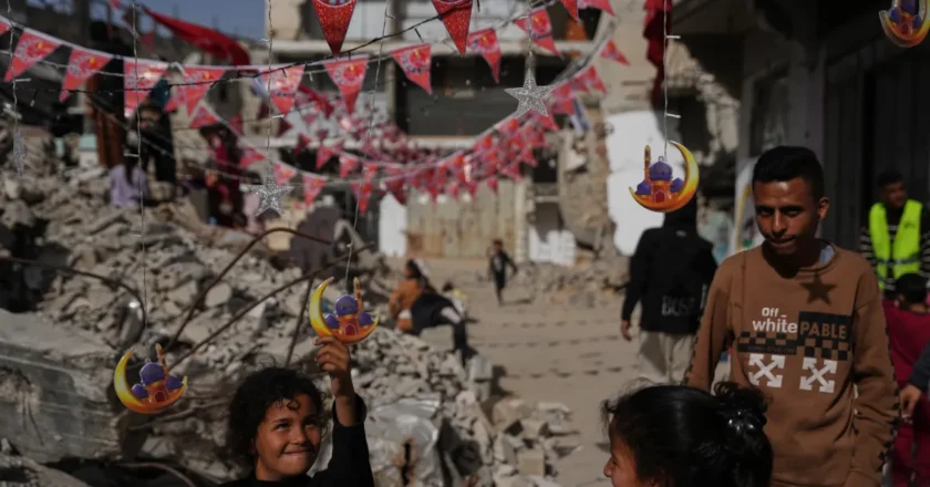 ধ্বংসস্তূপের মাঝেও গাজায় ফিলিস্তিনিদের রমজান উদযাপনের চেষ্টা