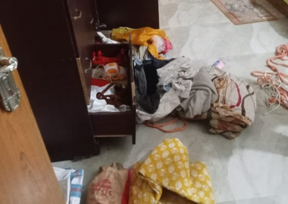 হরিরামপুরে পোদ্দারবাড়িতে চুরি; নগদ অর্থ ও মালামাল লুট