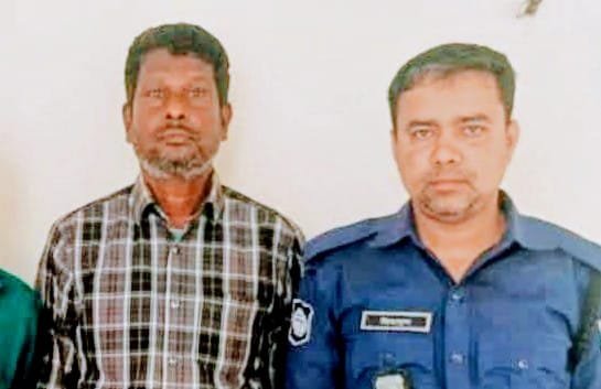 বদলগাছীতে ১২ বছরের নাতনিকে ধর্ষণের অভিযোগে প্রতিবেশি দাদা আটক