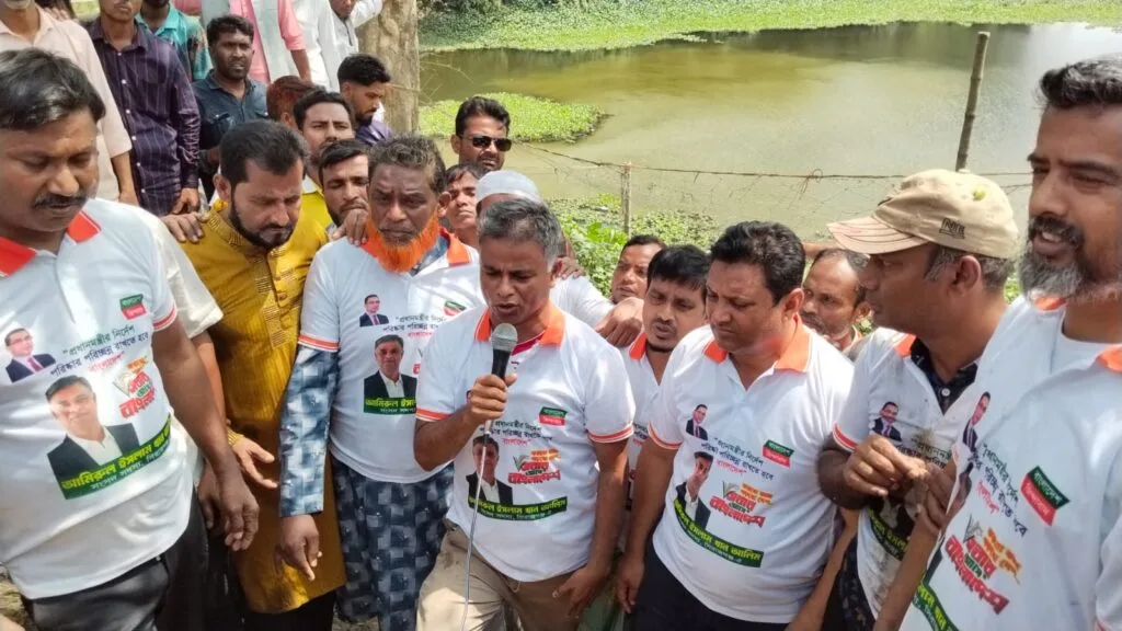 বেলকুচিতে খাল পরিষ্কার কার্যক্রমের উদ্বোধন এমপি আলিমের