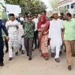 সিংগাইরে চিকিৎসকদের অনুপস্থিতি ও নোংরা পরিবেশ দেখে স্বাস্থ্য মন্ত্রীর ক্ষোভ