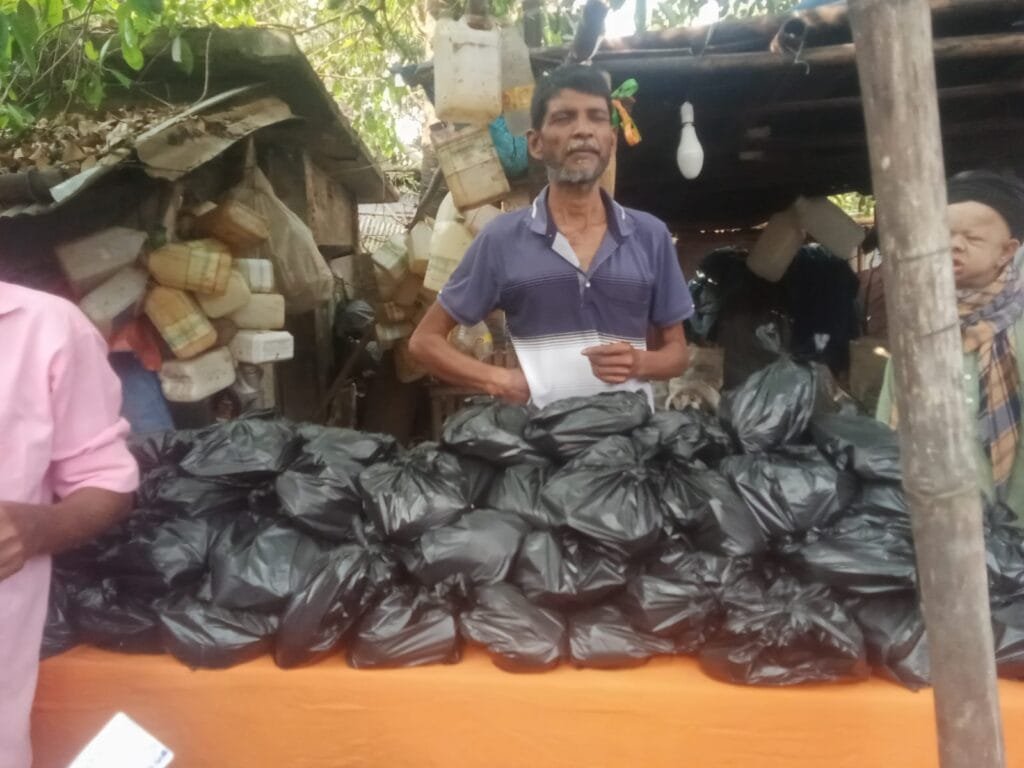 প্রতিবন্ধী সুরমা সমাজ উন্নয়ন সংস্থার উদ্দেগ্যে ঈদ সামগ্রী বিতরণ