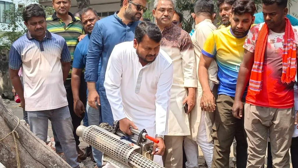 মশা নিয়ন্ত্রণে রাজশাহীতে ফগার স্প্রে কার্যক্রম শুরু, ১৫ দিনের বিশেষ অভিযান উদ্বোধন
