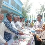 বেলকুচিতে ঈদ সামগ্রী বিতরণ, সুবিধাবঞ্চিতদের মাঝে আনন্দ ভাগাভাগি