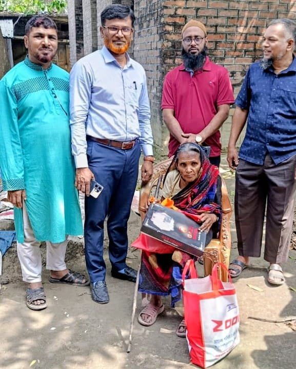 আলোকিত দৈনিকে সংবাদ প্রকাশের পর রহিমা'র ঘরে ঈদের বাজার পৌঁছে দিল "প্রিয় সলঙ্গার গল্প" ফেসবুক গ্রুপ