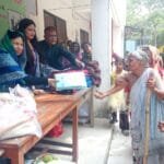 মানিকগঞ্জে দেড়শ অসহায় ও প্রতিবন্ধীদের মাঝে ঈদ উপহার বিতরণ