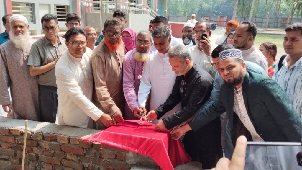 বেলকুচিতে শহীদ মিনারের ভিত্তিপ্রস্তর উদ্বোধন