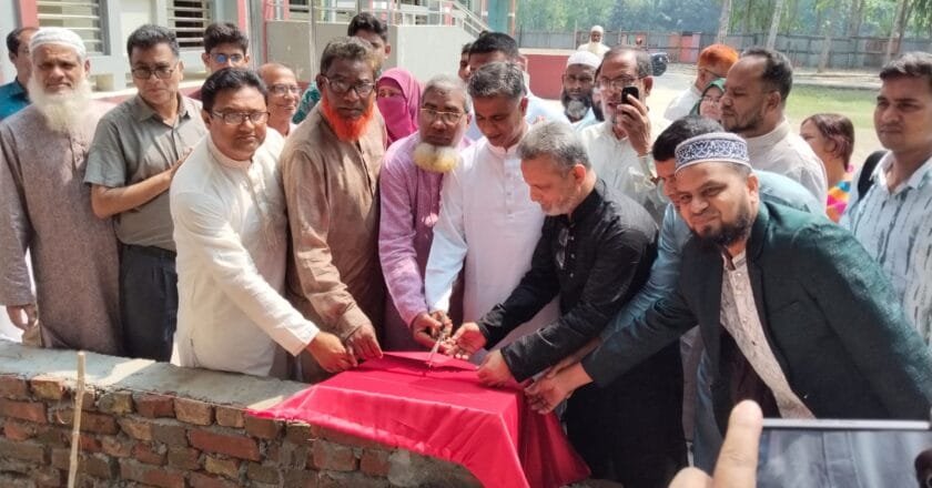 বেলকুচিতে শহীদ মিনারের ভিত্তিপ্রস্তর উদ্বোধন