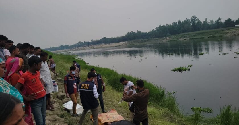 মানিকগগঞ্জে নদীতে গলা কাঁটা লাশ উদ্ধার