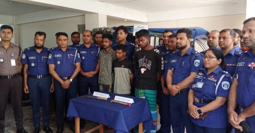 মানিকগঞ্জে রফিক হত্যার ৩ আসামি গ্রেফতার; এখনও উদ্ধার হয়নি মস্তক