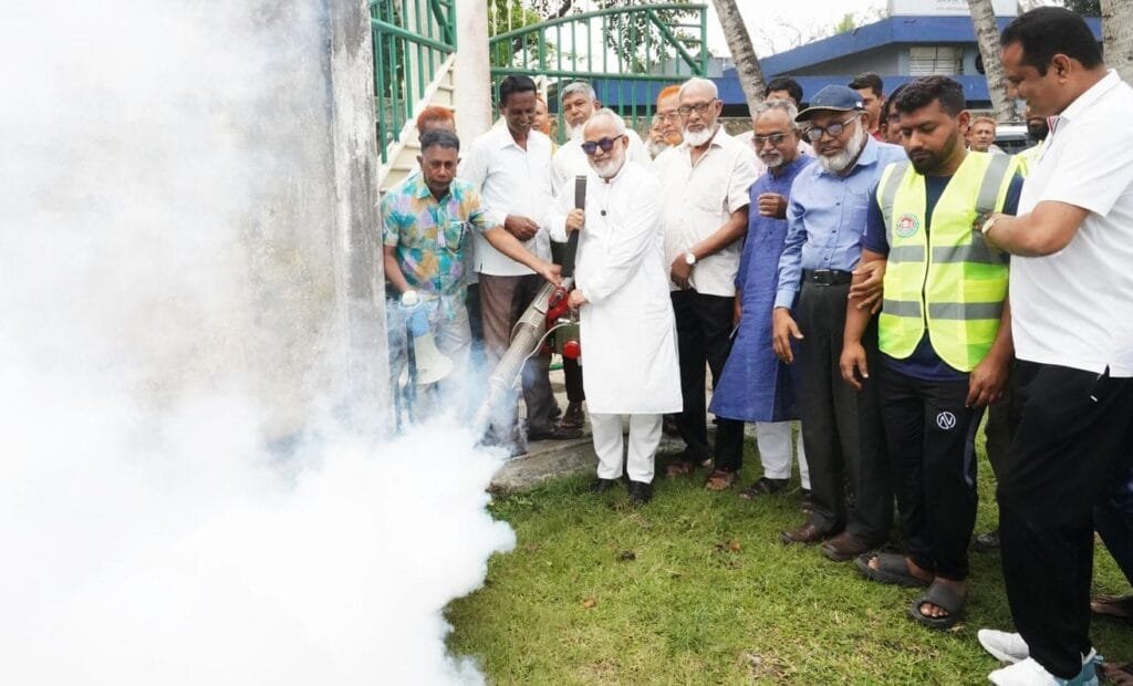 খুলনায় প্রতি শনিবারে বিশেষ পরিচ্ছন্নতা অভিযান; ডেঙ্গু-চিকুনগুনিয়া প্রতিরোধে জোর তাগিদ
