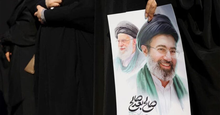 ইরান সরকার পতনের ঝুঁকিতে নেই : মার্কিন গোয়েন্দা প্রতিবেদন