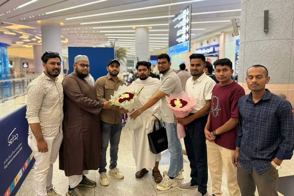 ওমরাহ পালনের উদ্দেশ্যে সৌদি আরব গেলেন এনসিপি আহ্বায়ক নাহিদ ইসলাম