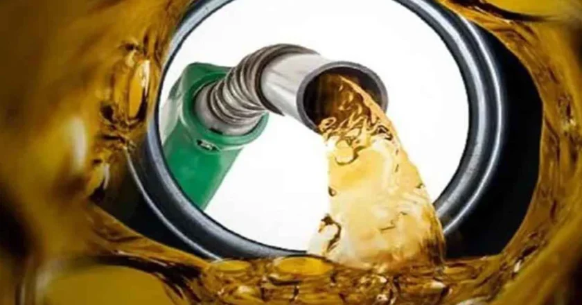 জ্বালানি সংকট মোকাবিলায় ছুটির দিনেও ডিপো খোলা রাখার জরুরি নির্দেশনা