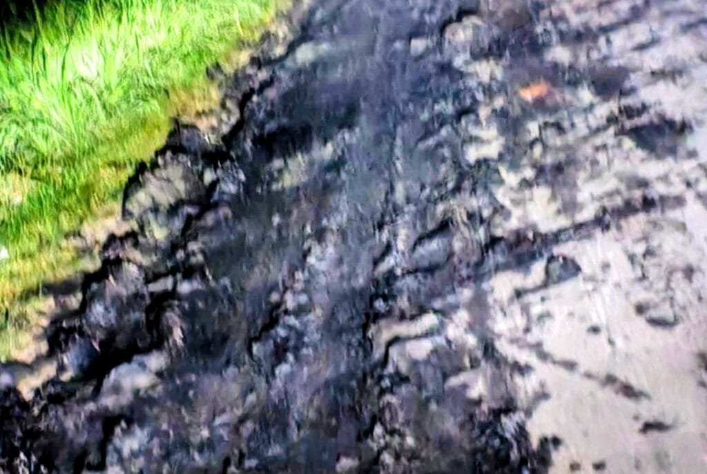 বেলকুচিতে খাল খননের কাদায় চলাচলের অনুপযোগী রাস্তা, জনদুর্ভোগ তুঙ্গে