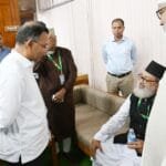 অধিবেশন চলাকালে অসুস্থ বিরোধী দলীয় এমপির খোঁজ নিলেন প্রধানমন্ত্রী