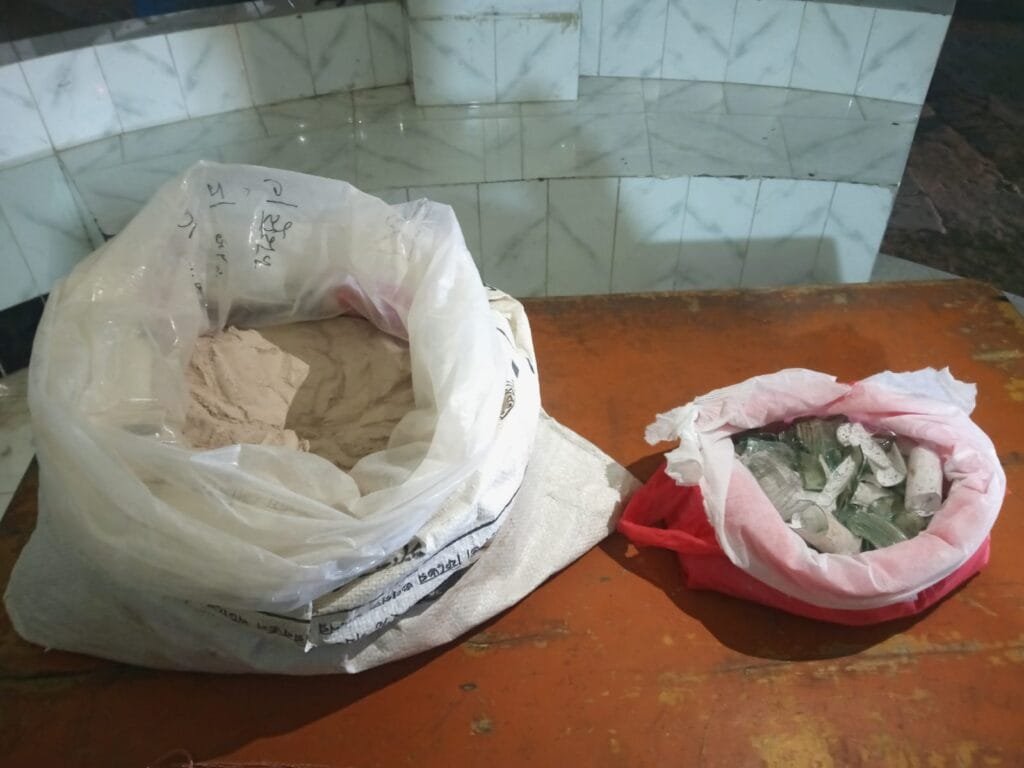 রাজশাহীর গোদাগাড়ীতে ককটেল তৈরির উপকরণ উদ্ধার