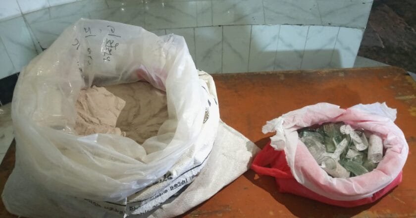 রাজশাহীর গোদাগাড়ীতে ককটেল তৈরির উপকরণ উদ্ধার