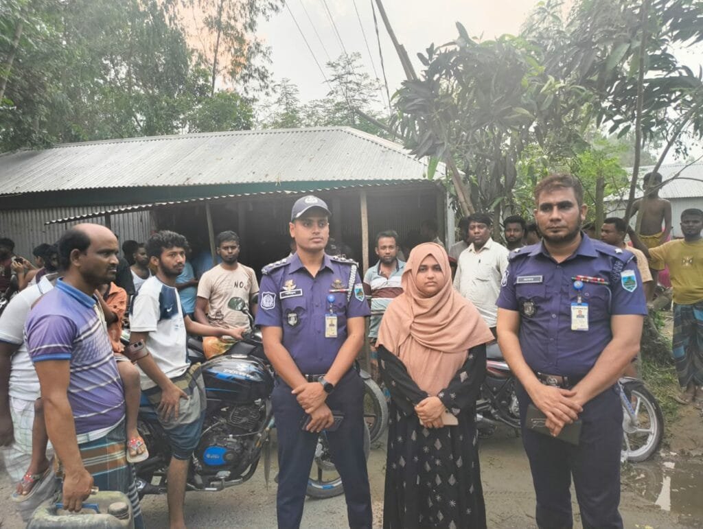 বেলকুচিতে অবৈধভাবে মজুত করা ১৪৫৫ লিটার তেল জব্দ; দুই ব্যবসায়ীকে জরিমানা