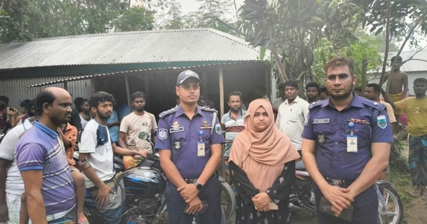 বেলকুচিতে অবৈধভাবে মজুত করা ১৪৫৫ লিটার তেল জব্দ; দুই ব্যবসায়ীকে জরিমানা