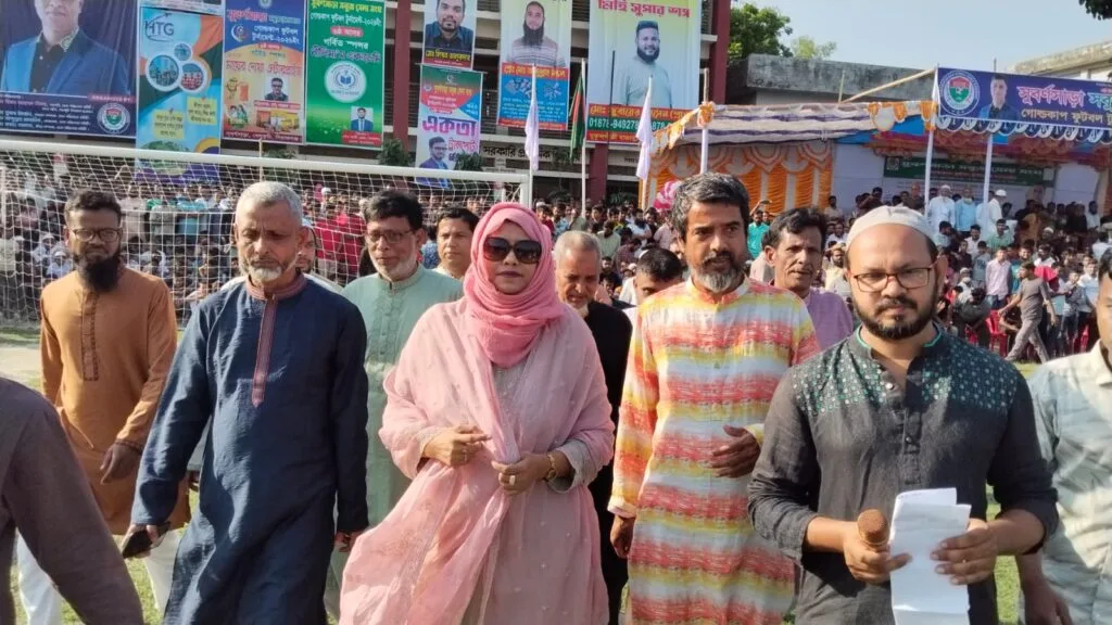 সুবর্ণসাড়ায় গোল্ডকাপ ফুটবল টুর্নামেন্টের জাঁকজমকপূর্ণ উদ্বোধন