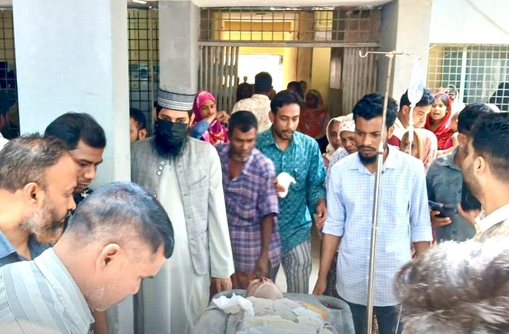 ট্রাক্টরের ধাক্কায় উলিপুরে অটোচালক নিহত, আহত ৪