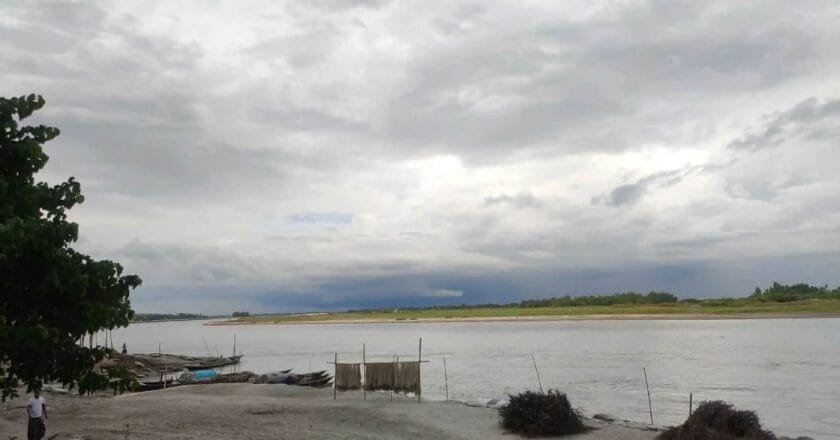 নাগেশ্বরীর দুধকুমার নদীতে ব্রীজের অভাবে জনদুর্ভোগ চরমে