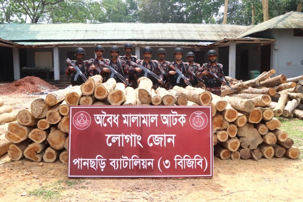পানছড়িতে ৩ বিজিবির অভিযানে অবৈধ সেগুন ও গামারী কাঠ আটক