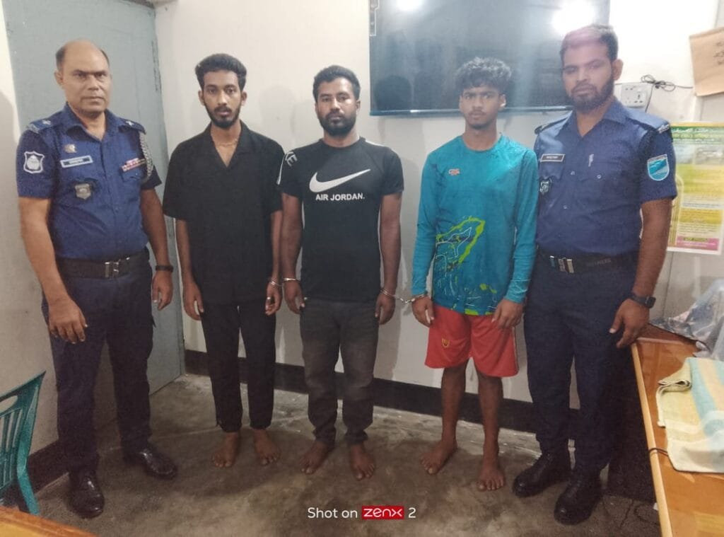 ‎হরিরামপুরে শ্মশান থেকে মাথার খুলি চুরি, গ্রেপ্তার ৩