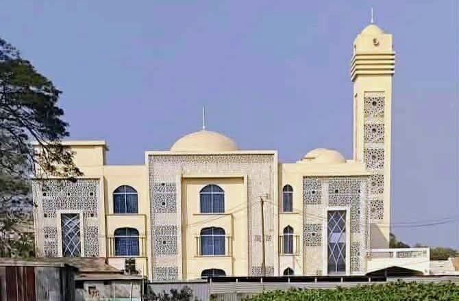 উদ্বোধনের আগেই তাড়াইল মডেল মসজিদে দুধর্ষ চুরি: ২০টি ফ্যান ও মাইক সেট গায়েব