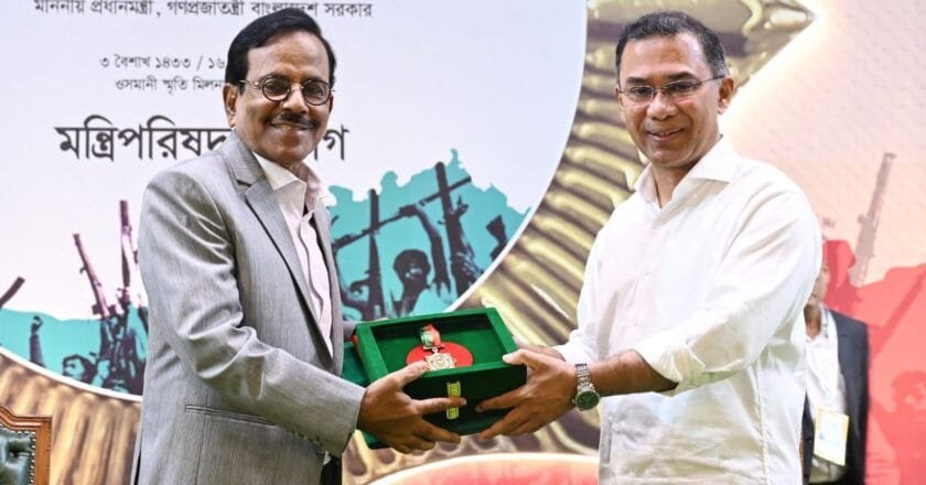 সংস্কৃতিতে বিশেষ অবদানের জন্য ‘স্বাধীনতা পদক’ পেলেন হানিফ সংকেত