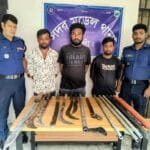 নওগাঁয় দেশীয় অস্ত্রসহ তিন সন্ত্রাসী গ্রেফতার