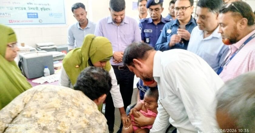 চিলমারী উপজেলা স্বাস্থ্য কমপ্লেক্সে হাম-রুবেলার টিকাদান ক্যাম্পেইন উদ্বোধন