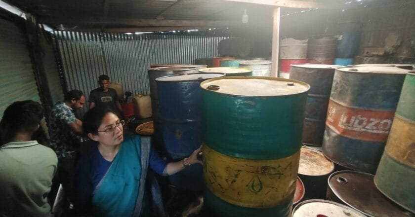 বেলকুচিতে ১৭৪৪ লিটার ডিজেল জব্দ, ১ জনের কারাদণ্ড