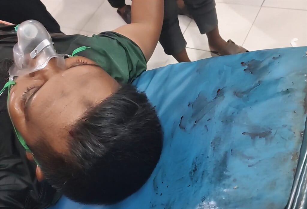 খুলনায় গ্রীল মিস্ত্রীকে ছুরিকাঘাত, অবস্থা আশঙ্কাজনক