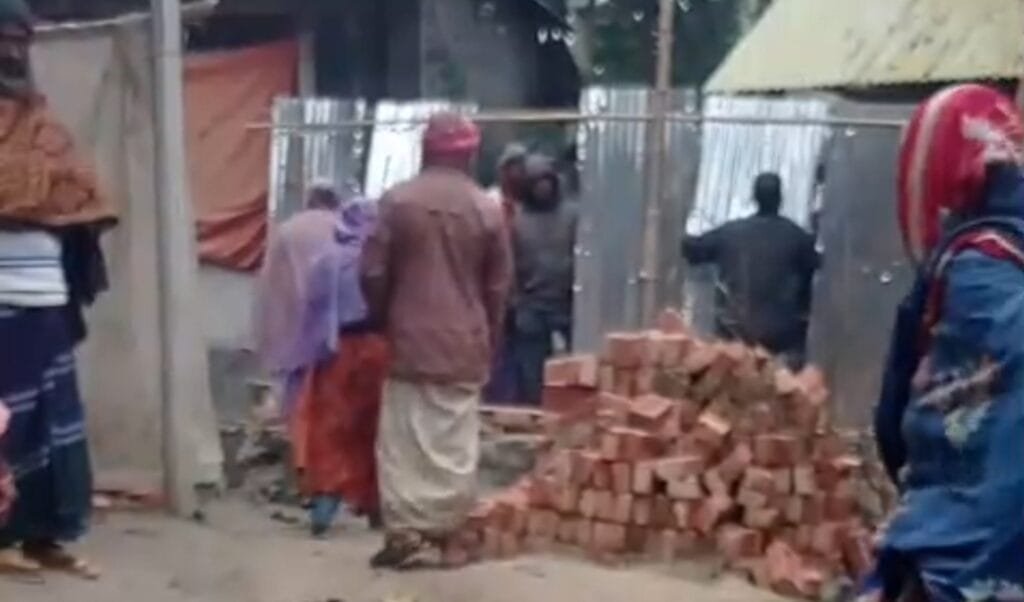 নাাগেশ্বরীতে হামলা চালিয়ে বসতবাড়ী দখলের চেষ্টা ও প্রাণনাশের হুমকি