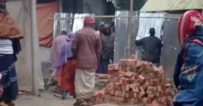 নাগেশ্বরীতে হামলা চালিয়ে বসতবাড়ী দখলের চেষ্টা ও প্রাণনাশের হুমকি