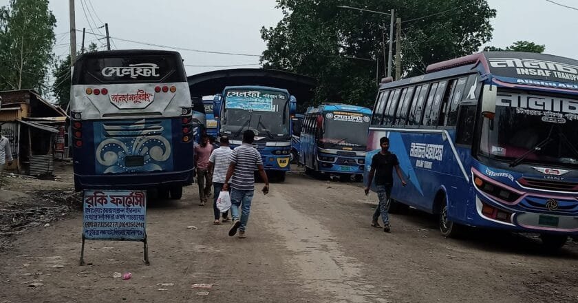 পাটুরিয়া ঘাটে পরিবহনে চাঁদাবাজির ব্যাপক পায়তারা চলছে