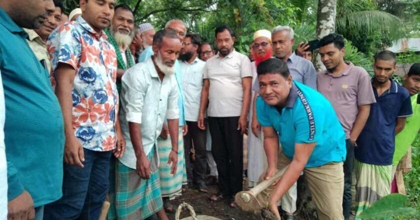 মির্জাগঞ্জে খাল খনন কর্মসূচির উদ্বোধন