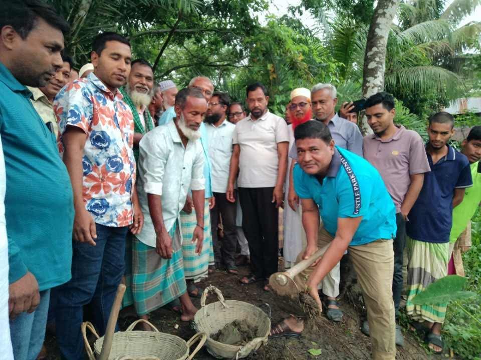 মির্জাগঞ্জে খাল খনন কর্মসূচির উদ্বোধন