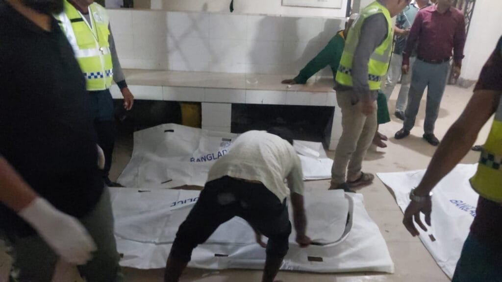 কুড়িগ্রামে ট্রাক-মাইক্রোবাস সংঘর্ষে নিহত বেড়ে ৫, আহত অন্তত ৯