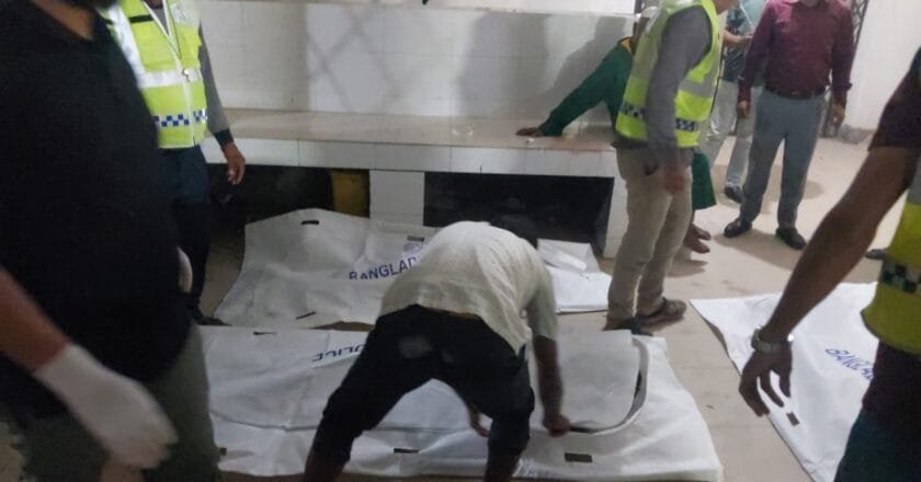 কুড়িগ্রামে ট্রাক-মাইক্রোবাস সংঘর্ষে নিহত বেড়ে ৫, আহত অন্তত ৯