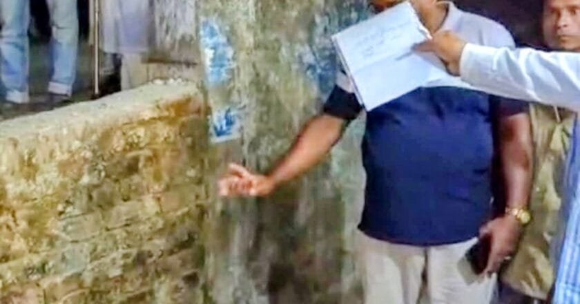 মির্জাগঞ্জে রাতের আঁধারে সরকারি ব্রিজ ভাঙার অভিযোগ: স্থানীয়দের মধ্যে তীব্র ক্ষোভ