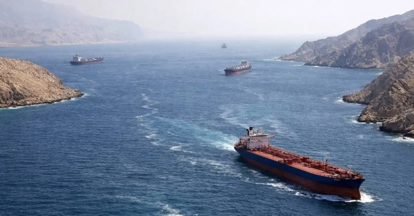 হরমুজ নিয়ন্ত্রণই ‘চূড়ান্ত কৌশল’: যুক্তরাষ্ট্রকে আইআরজিসির কড়া বার্তা