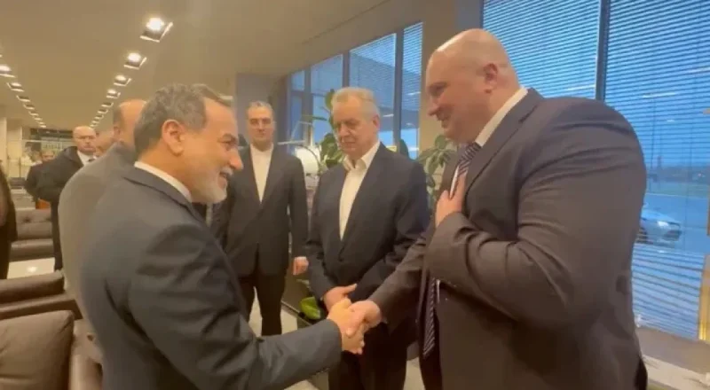 পাকিস্তান ও ওমান সফর শেষে রাশিয়ায় ইরানের পররাষ্ট্রমন্ত্রী আরাঘচি