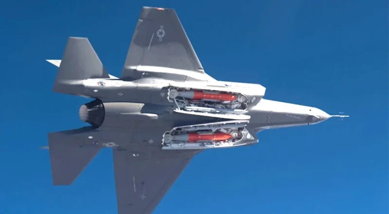 ইরানের আকাশে মার্কিন দম্ভের পতন: ২৪ ঘণ্টায় ভূপাতিত দুই যুদ্ধবিমান