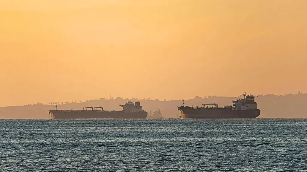 জাহাজ জব্দের ঘটনায় যুক্তরাষ্ট্রকে কড়া জবাব দেওয়ার হুঁশিয়ারি ইরানের