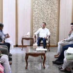 শিক্ষার্থীদের বই পড়ার অভ্যাস গড়তে প্রধানমন্ত্রীর সঙ্গে অধ্যাপক আবদুল্লাহ আবু সায়ীদের বৈঠক